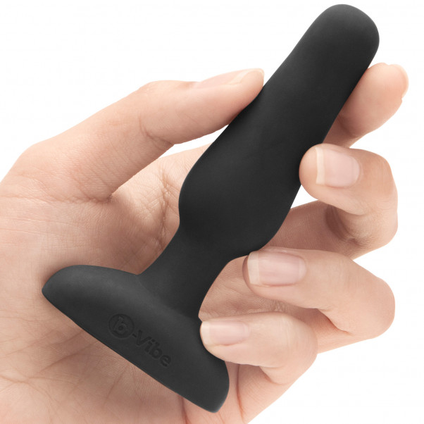 B-Vibe Novice Fjernbetjent Butt Plug billede af emballagen 50