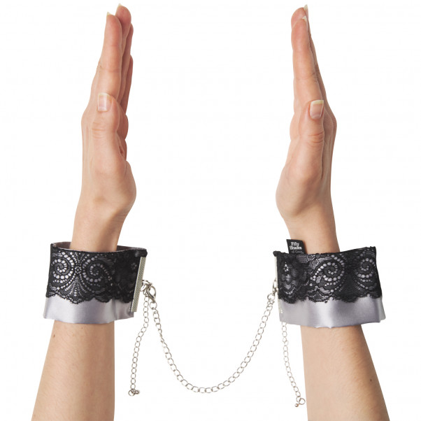 Fifty Shades Of Grey Play Nice Satin Håndleds Manchetter håndbillede 50