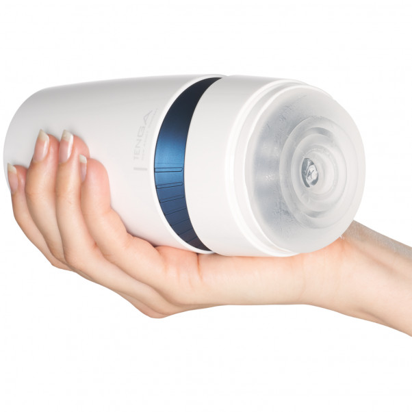 TENGA Aero Cobalt Ring Produktbillede med hånd 50