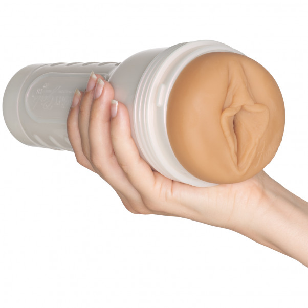 Fleshlight Girls Autumn Falls Cream Produktbillede med hånd 50