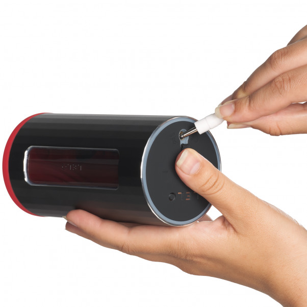 LELO F1S V2 Red Pleasure Console Masturbator Produktbillede med hånd 51