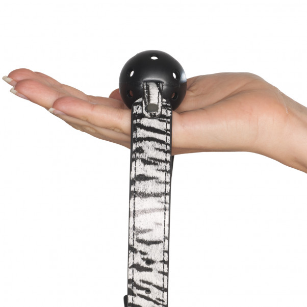 Baseks Zebra Kinky Bondage Sæt 3 stk Produktbillede med hånd 51