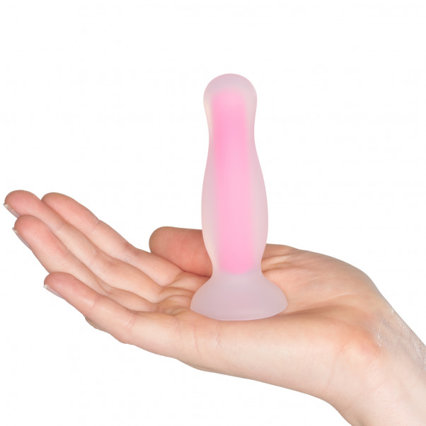 Baseks Selvlysende Small Anal Dildo Produktbillede med hånd 50