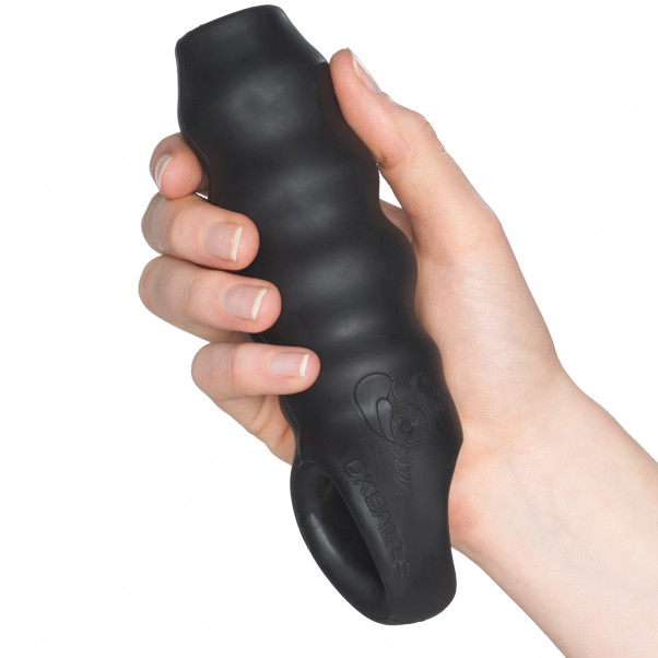 Oxballs Invader Penis Sleeve Produktbillede med hånd 50