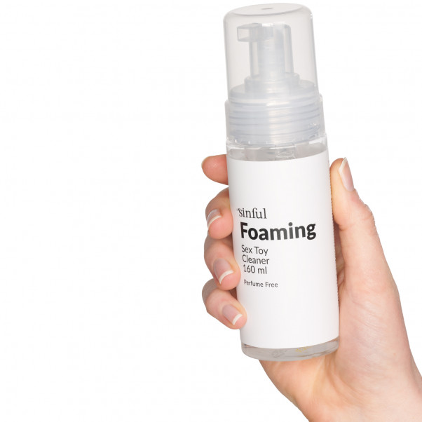 Sinful Sexlegetøjs Skum Rengøring 160 ml Produktbillede med hånd 50
