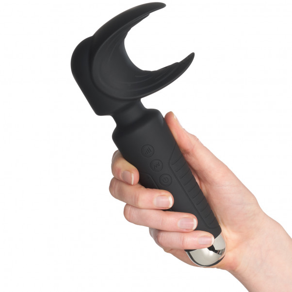 Sinful Power Man Wand Produktbillede med hånd 50