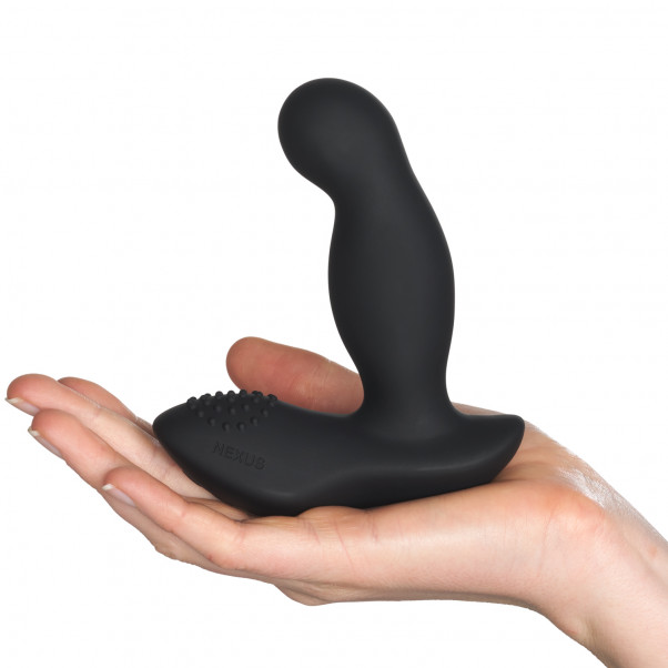 Nexus Boost Oppustelig Prostata Massager Produktbillede med hånd 50