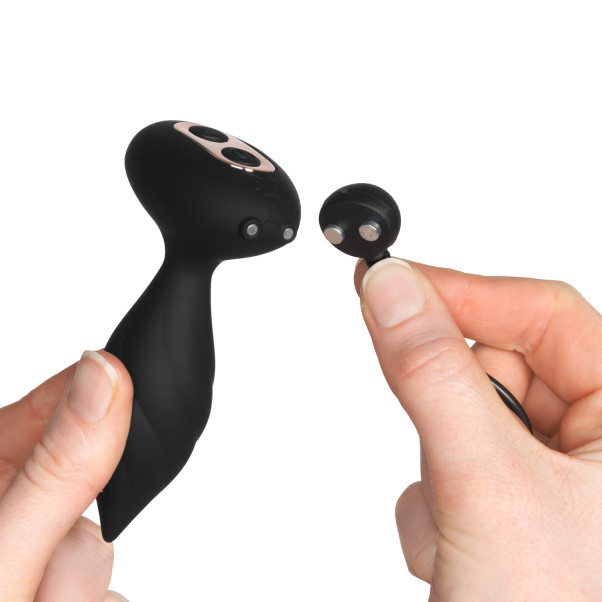 Rocks Off Petite Sensations Desire Vibrerende Fjernbetjent Butt Plug Produktbillede med hånd 52