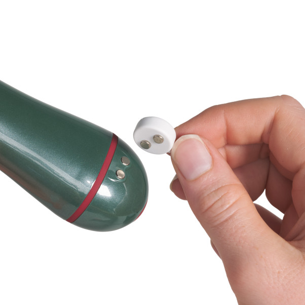 baseks Genopladelig Grøn Mini Magic Wand Produktbillede med hånd 51