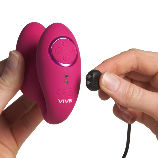 Vive Aika Double-Action Pulse-Wave Fjernbetjent Vibrerende Æg Produktbillede med hånd 52