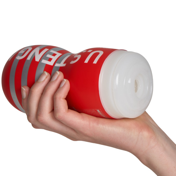 TENGA U.S. Regular Vacuum Suction Cup Masturbator Produktbillede med hånd 50