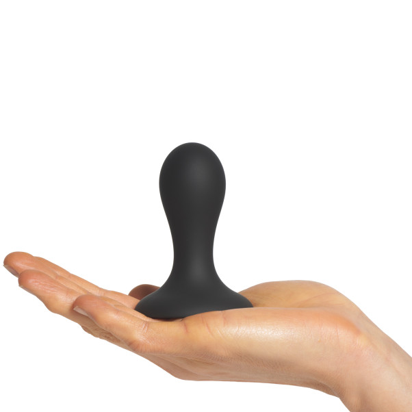 Sinful Jiggle Lille Sort Butt Plug Produktbillede med hånd 50