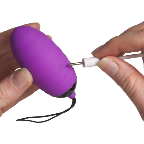 Adrien Lastic Ocean Breeze 2.0 Vibrerende Æg Produktbillede med hånd 52