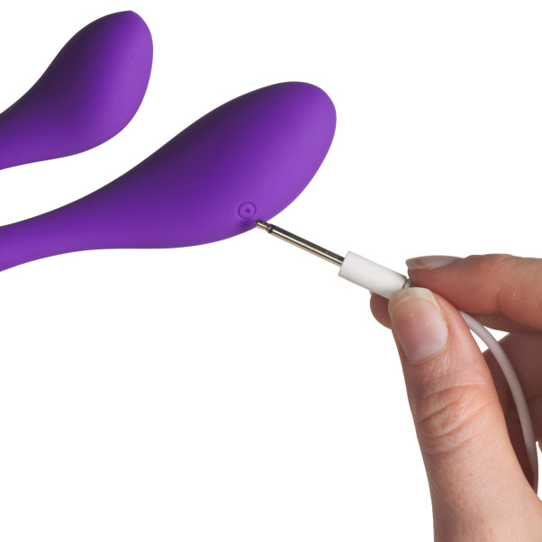Adrien Lastic Couple Secrets II Fjernbetjent Dobbelt Vibrator Produktbillede med hånd 52