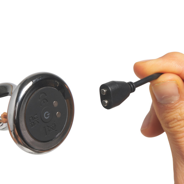 Sinful Rumble Groove Vibrerende Butt Plug Produktbillede med hånd 51