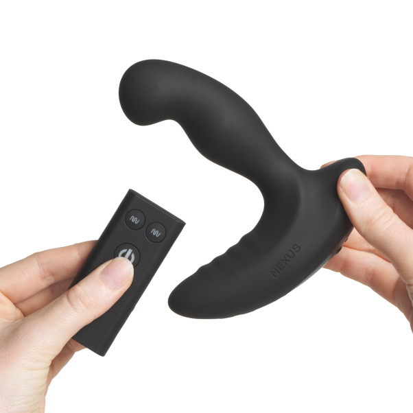 Nexus Ride Dual Motor Prostata Massager Produktbillede med hånd 51