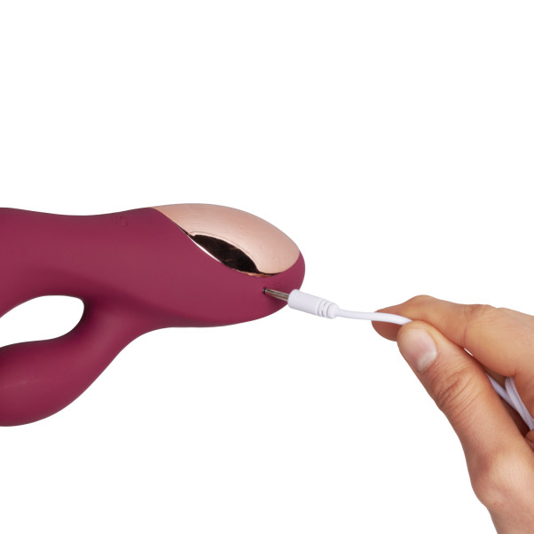 Sinful Extreme Bordeaux Kraftfuld Rabbit Vibrator Produktbillede med hånd 51
