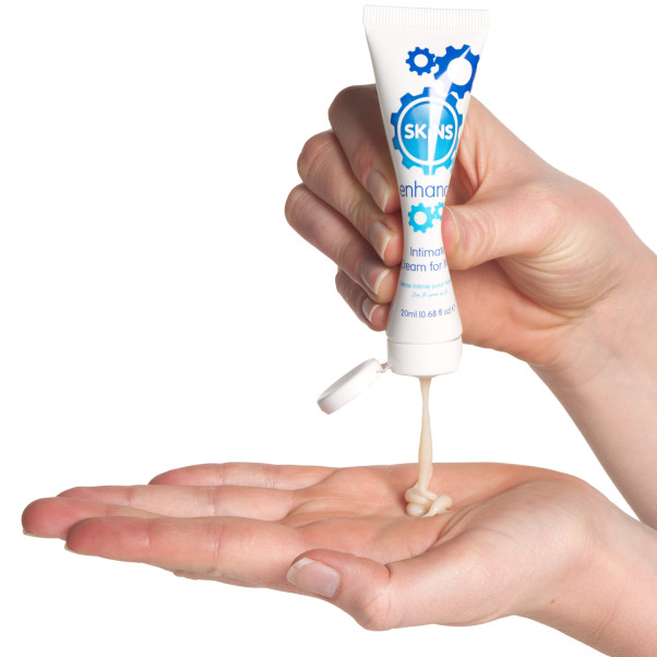 Skins Enhance Vandbaseret Intimcreme 20 ml Produktbillede med hånd 52