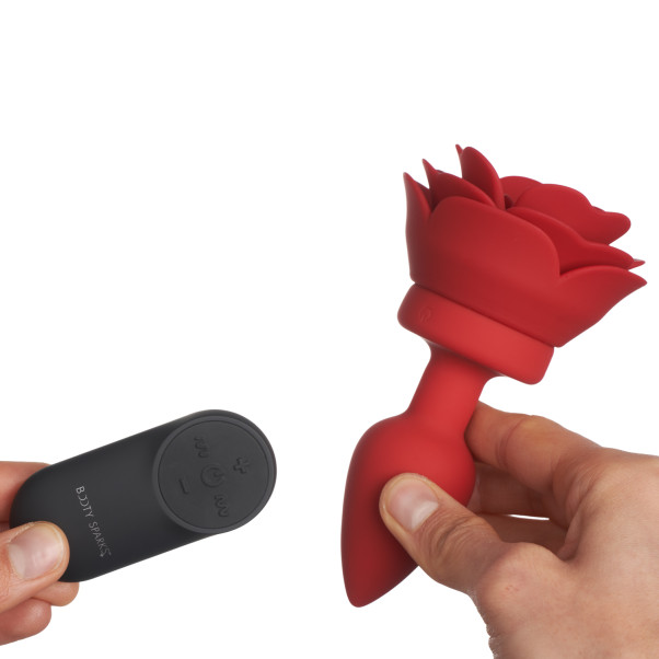 Booty Sparks Rose Vibrerende Butt Plug Small Produktbillede med hånd 51