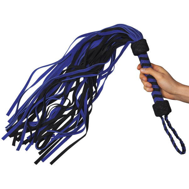 Strict Leather Blue Suede Flogger 90 cm Produktbillede med hånd 50