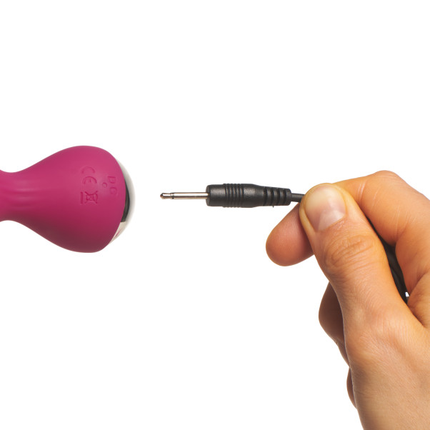 Sinful Ultimate Kegel Træningssæt Pink Produktbillede med hånd 52