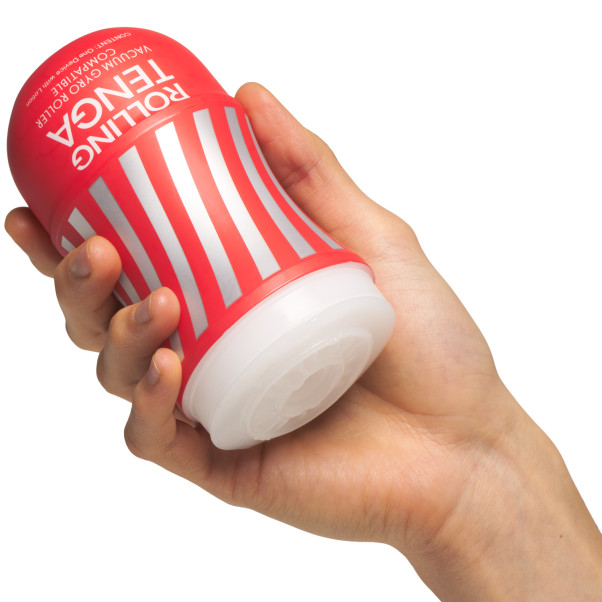 TENGA Rolling Gyro Regular Vacuum Cup Masturbator Produktbillede med hånd 50