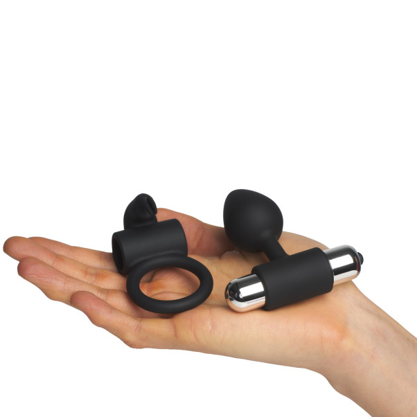 Sinful Sex Toy Starter Kit Boks Produktbillede med hånd 51