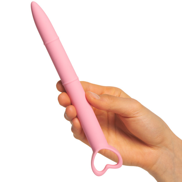 Mae B. Intimate Health Silikone Vaginal Dilator Sæt 3 stk Produktbillede med hånd 52