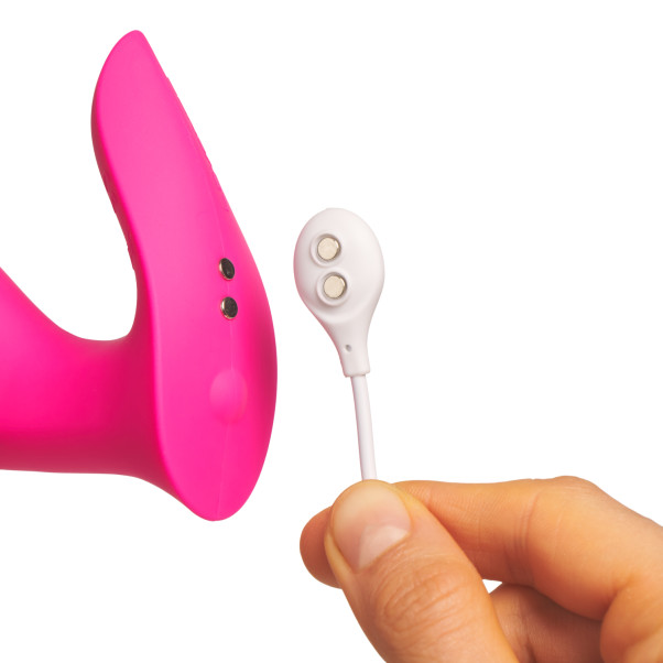 Lovense Flexer Dobbelt Trusse Vibrator Produktbillede med hånd 51