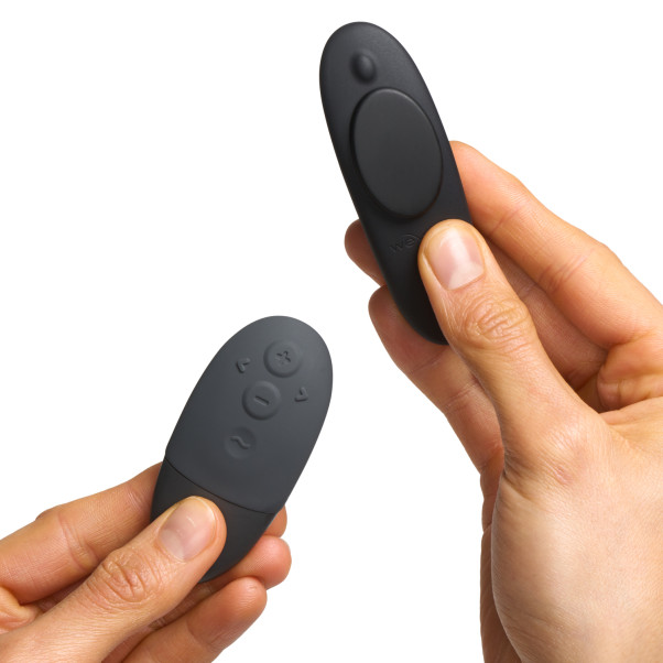 We-Vibe Moxie+ Fjernbetjent Trusse Vibrator Produktbillede med hånd 51