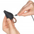Belou Flutter Effect Finger Vibrator Produktbillede med hånd 51
