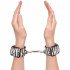 Baseks Zebra Kinky Bondage Sæt 3 stk Produktbillede med hånd 50
