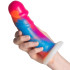 Vixen Creations Maverick Tie-Bright VixSkin Dildo 20 cm Produktbillede med hånd 50