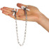 CalExotics Crystal Chain Brystklemmer Produktbillede med hånd 50