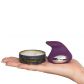 Minds of Love Sweetie Vibrator og Massagelys Sæt Produktbillede med hånd 50