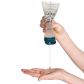 Just Glide Premium Original Vandbaseret Glidecreme med Hyaluronsyre 200 ml Produktbillede med hånd 51