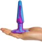 A-Play Groovy Berry Butt Plug 12,8 cm Produktbillede med hånd 50