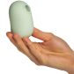 Satisfyer Pro to Go 2 Klitoris Stimulator Produktbillede med hånd 50